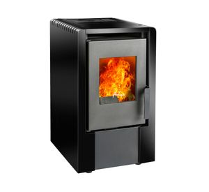 Estufa a pellet Italy 6100 negra + kit instalación techo 6.4 kW