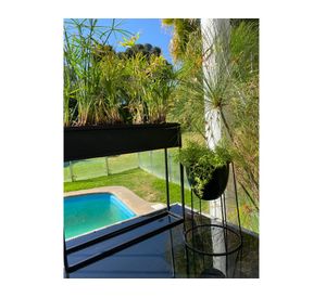 Macetero pedestal negro Decogreen