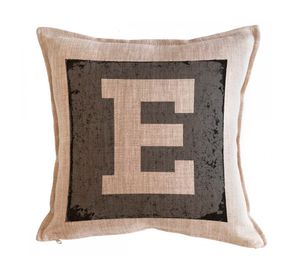 Cojín 45x45 cm Letra fondo gris E arena