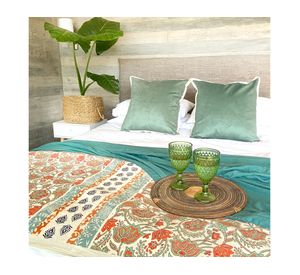 Cojín Pantone 625 verde 60x60 cm