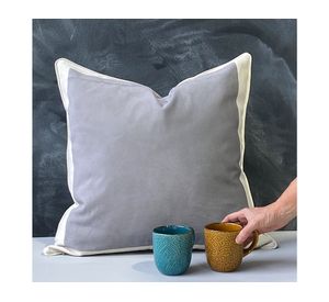 Cojín Pantone 443 Cemento 60x60 cm