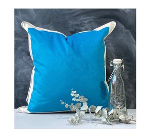 Cojín 60x60 cm Pantone 3135 olympic crudo