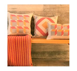 Cojín 45x45 cm Victoria cubos arena