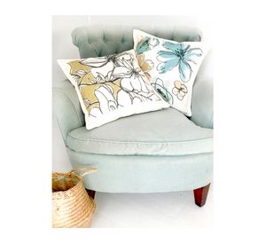 Cojín 45x45 cm Flores en menta crudo