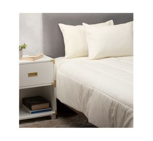 Pack 2 almohadas 50x70 cm beige + Plumón bicolor 2 plazas beige/blanco