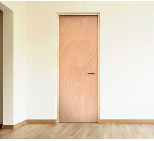 Puerta Interior Terciado 70x200 cm Igal Precolgada cm Igal derecha con perforación.