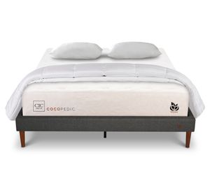 Cama europea 2 plazas Cocopedic + almohadas + plumón Cic.