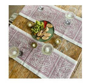 Camino mesa impermeable Plum 150x36 cm