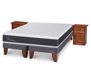 Cama Europea king New Ortopedic + veladores Milán Cic