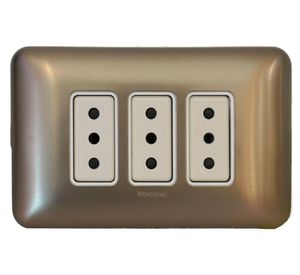 Toma triple 2 p+t 10 a nea titanio armada Bticino