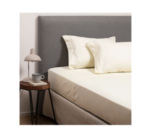 Juego de sábanas 1.5 plazas beige + Cubre colchón blanco