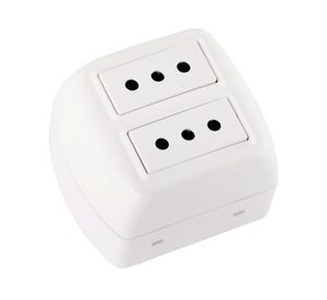 Toma corriente doble 10 a con casquete modus plus Bticino