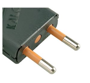 Enchufe macho convertible 2 patas 10 amp Kalop