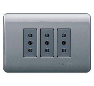 Placa armada tomacorriente triple 10A 2P+T Génesis humo Schneider