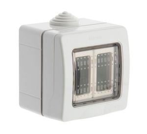 Caja para 2 módulos magic ip 55 70 x 82 x 66 mm Bticino