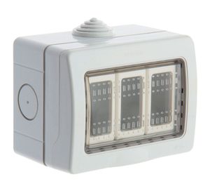 Caja para 3 módulos magic ip 55 70 x 82 x 66 mm Bticino