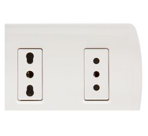 Enchufe doble toma 2 patas + tierra 10 a/16 v Bticino