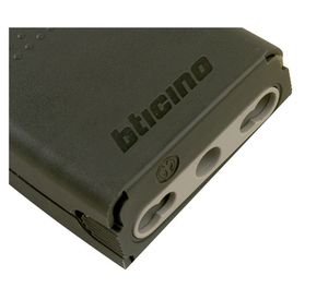 Enchufe hembra volante 10 / 16 amp Bticino