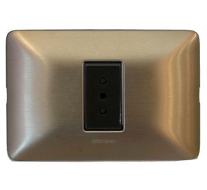 Toma corriente simple 10 a magic titaneo Bticino