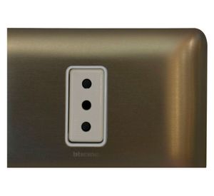 Toma 2 p+t 10 a nea  titanio armada Bticino