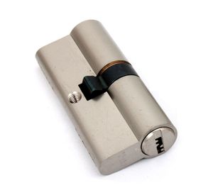 Cilindro multipunto alta seguridad 70mm 5 llaves plata 102901 Yale