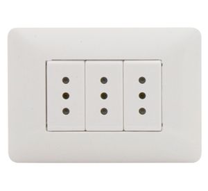 Enchufe hembra 2 p+t triple blanco armad matix Bticino