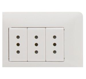Enchufe hembra 2 p+t triple blanco armad matix Bticino