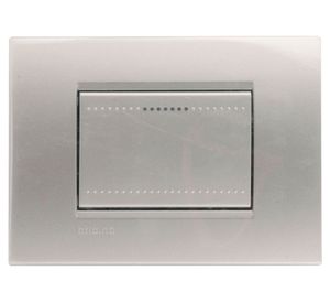 Placa armada interruptor simple 9/24 Tech Bticino