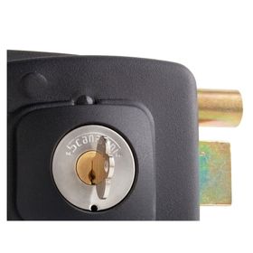 Cerradura sobreponer puertas de 30 mm 2002 negro Scanavini