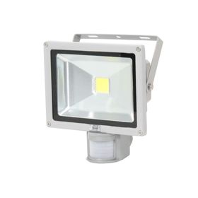 Reflector 20W con sensor luz día Drl