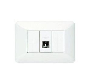 Toma teléfono armada blanca Bticino