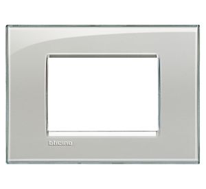 Placa 3 módulos Living gris humo Bticino