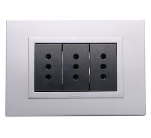 Placa armada tomacorriente triple 10/15A Zen negro/plata Kalop