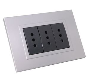 Placa armada tomacorriente triple 10/15A Zen negro/plata Kalop