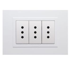 Placa armada tomacorriente triple 10/15A Zen basic blanco Kalop