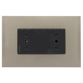 Placa armada tomacorriente dúplex 10A Nóbile café Bticino