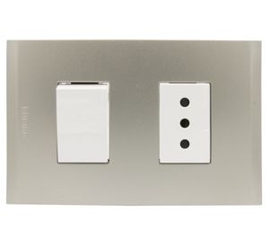 Placa armada tomacorriente 2P+T  + interruptor 10A  Nóbile perla Bticino
