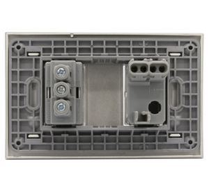 Placa armada tomacorriente 2P+T  + interruptor 10A  Nóbile perla Bticino