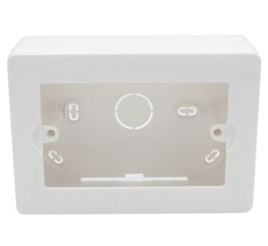 Caja chuqui sobreponer 3 módulos blanco Bticino