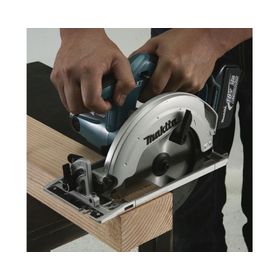 Sierra circular 18V 6 1/2'' DSS611Z Makita
