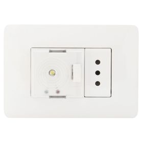 Placa armada toma corriente + luz emergencia Bticino