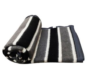 Frazada Jacquard gris 1.5 plazas