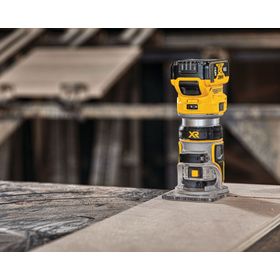 Fresadora compacta DCW600B 20V