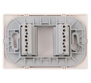 Enchufe armado 10/16A 2P+T/2P+T bipaso blanco Bticino