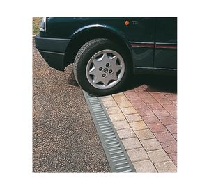 Canaleta PVC + rejilla galvanizada tráfico peatonal A15