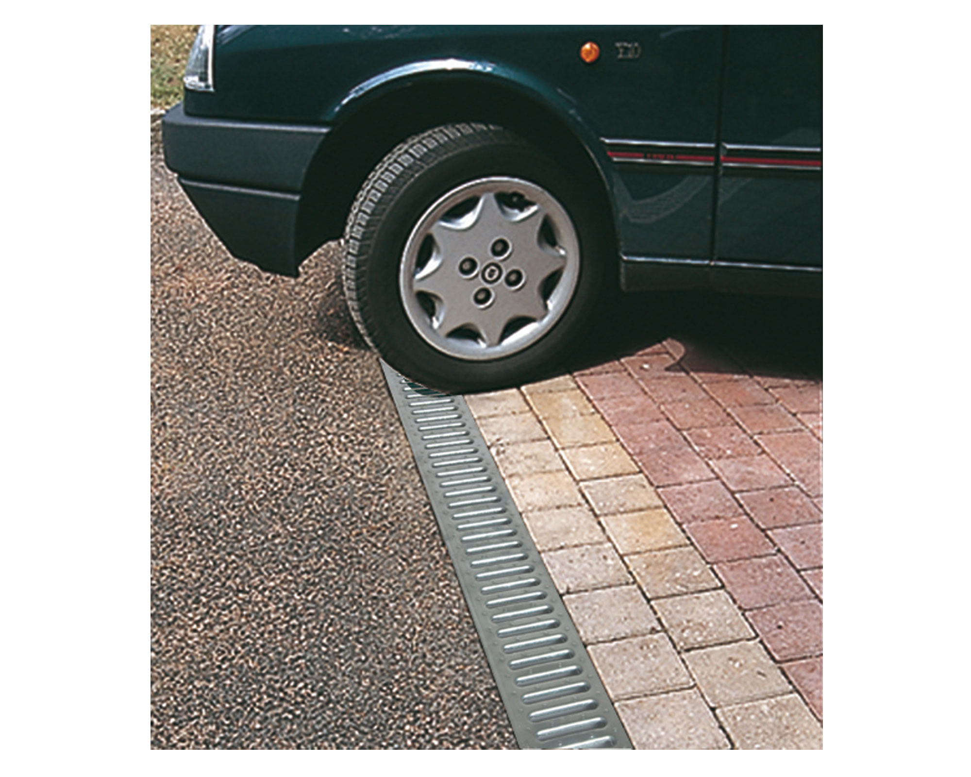 Canaleta PVC + Rejilla Galvanizada Tráfico Peatonal A15 Vinilit