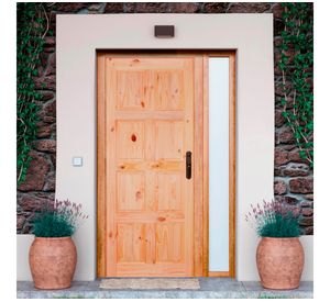 Puerta pino radiata 8 paneles nudo 70x210 cm