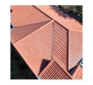 Teja colonial de arcilla Premier mate 0.9x30.4x44.3 cm terracota