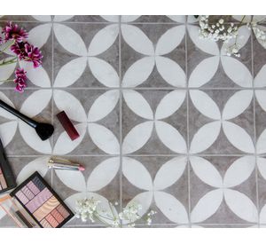 Cerámica piso muro Flower white 45.3x45.3 cm 2.25 m2