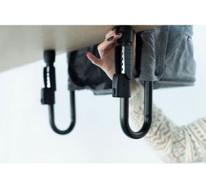 Silla de comer portátil perch charcoal Guzzie+Guss